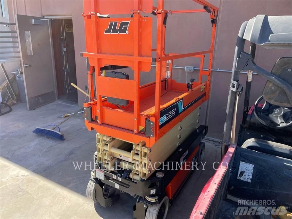 JLG AE1932 Ножничные подъемники