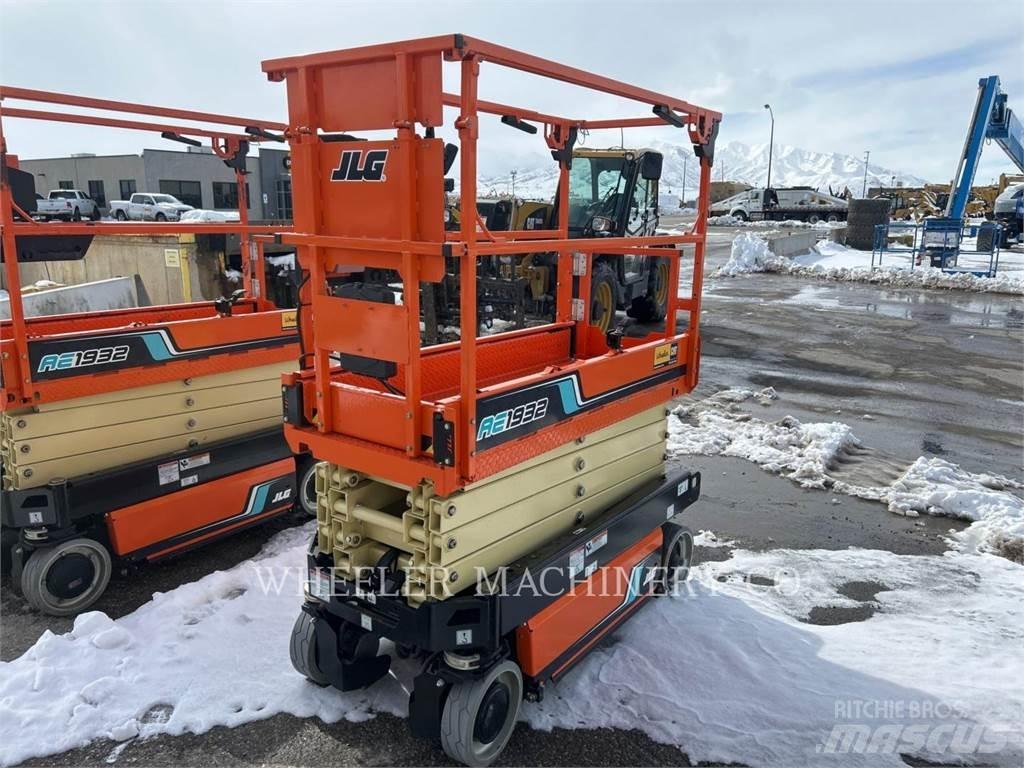 JLG AE1932 Ножничные подъемники