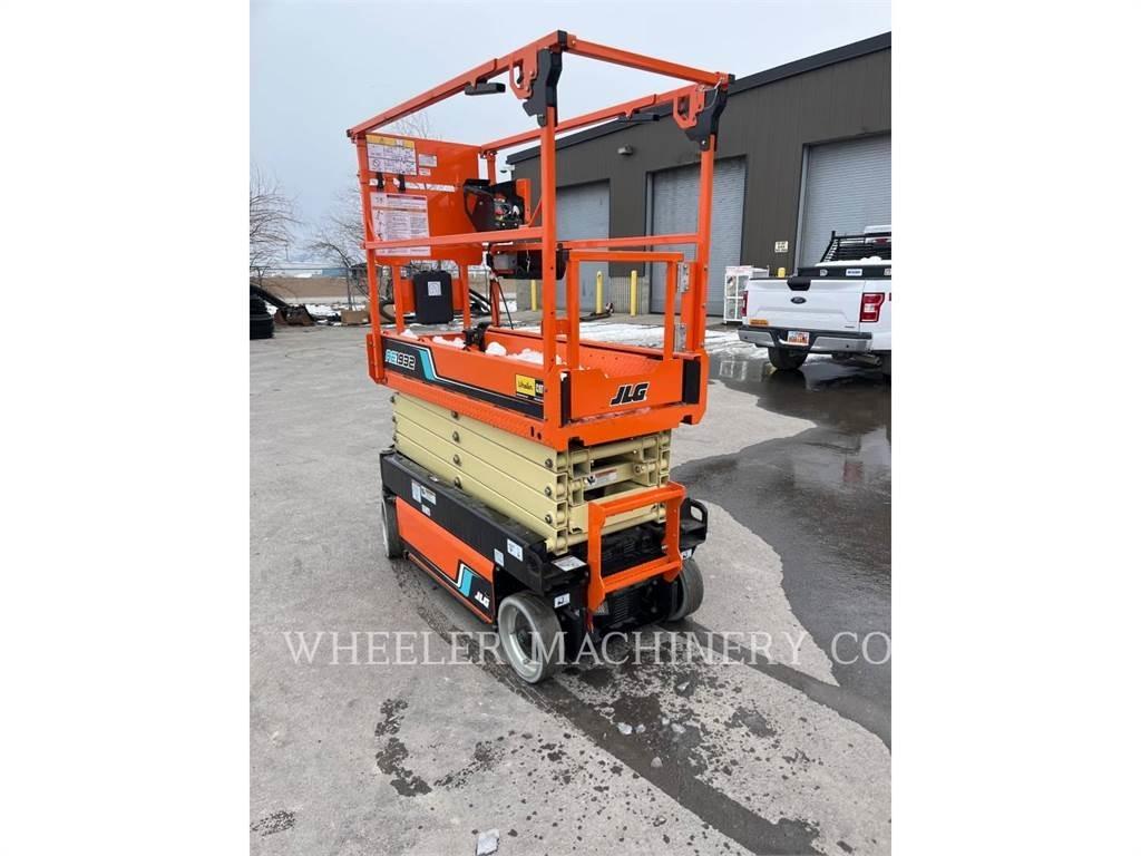 JLG AE1932 Ножничные подъемники