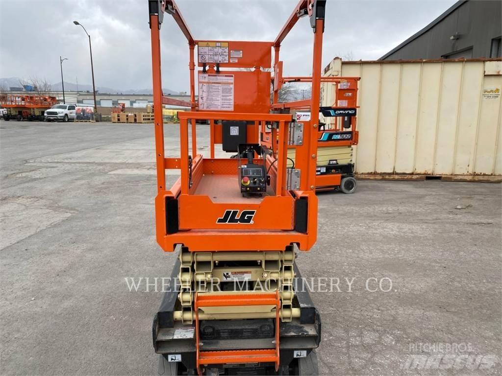 JLG AE1932 Ножничные подъемники