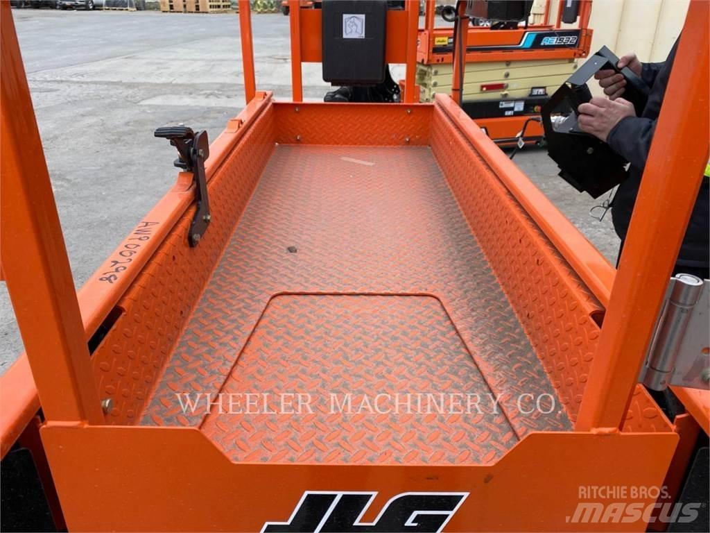 JLG AE1932 Ножничные подъемники