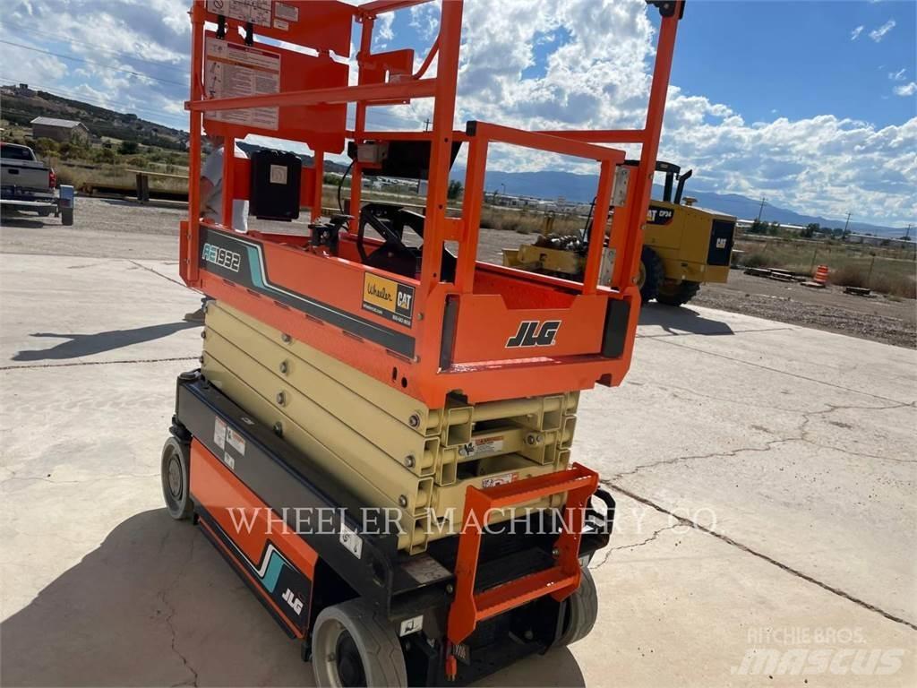 JLG AE1932 Ножничные подъемники
