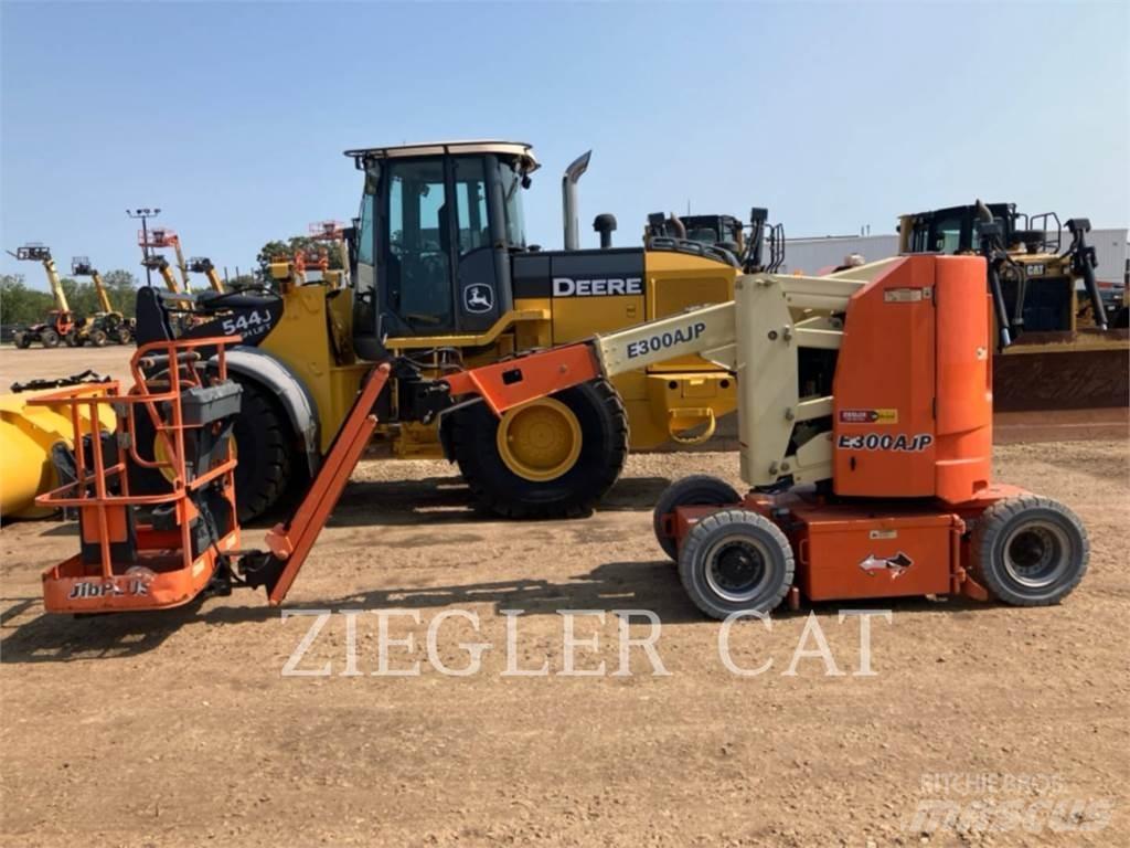 JLG E300AJP Коленчатые подъемники