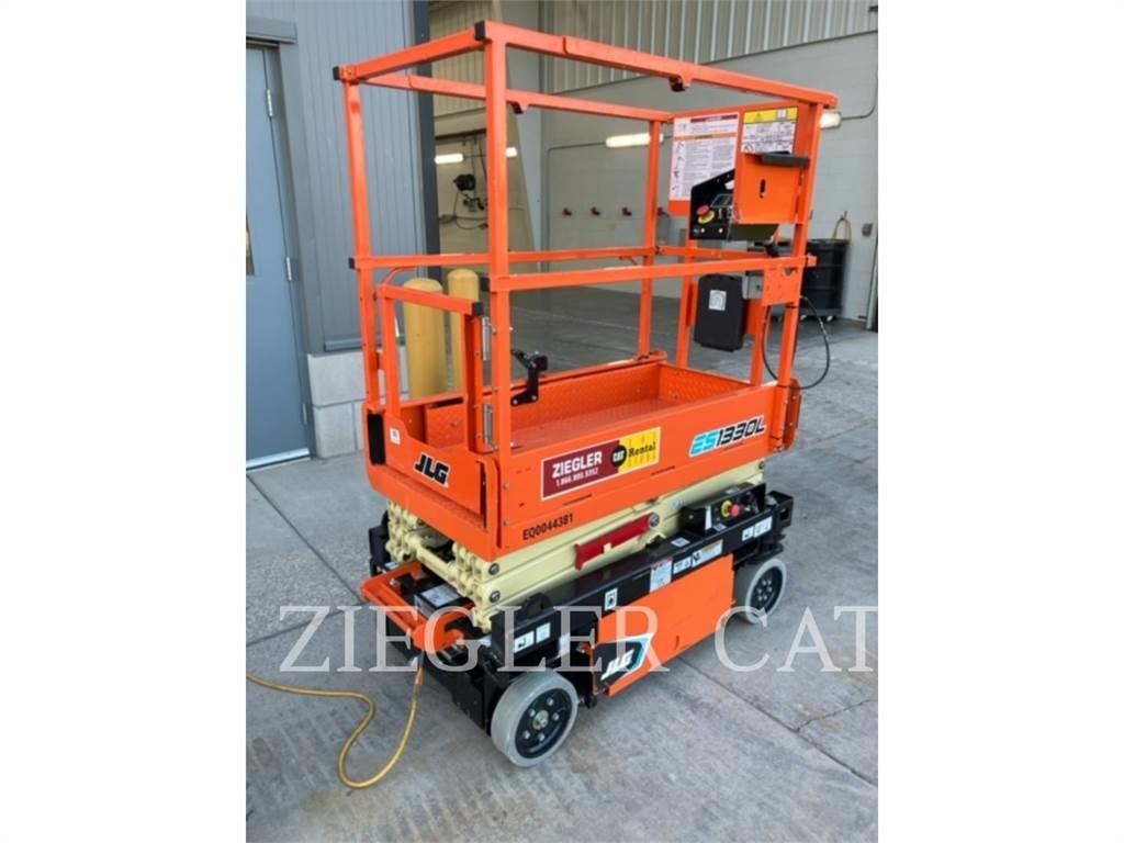 JLG ES1330L Ножничные подъемники