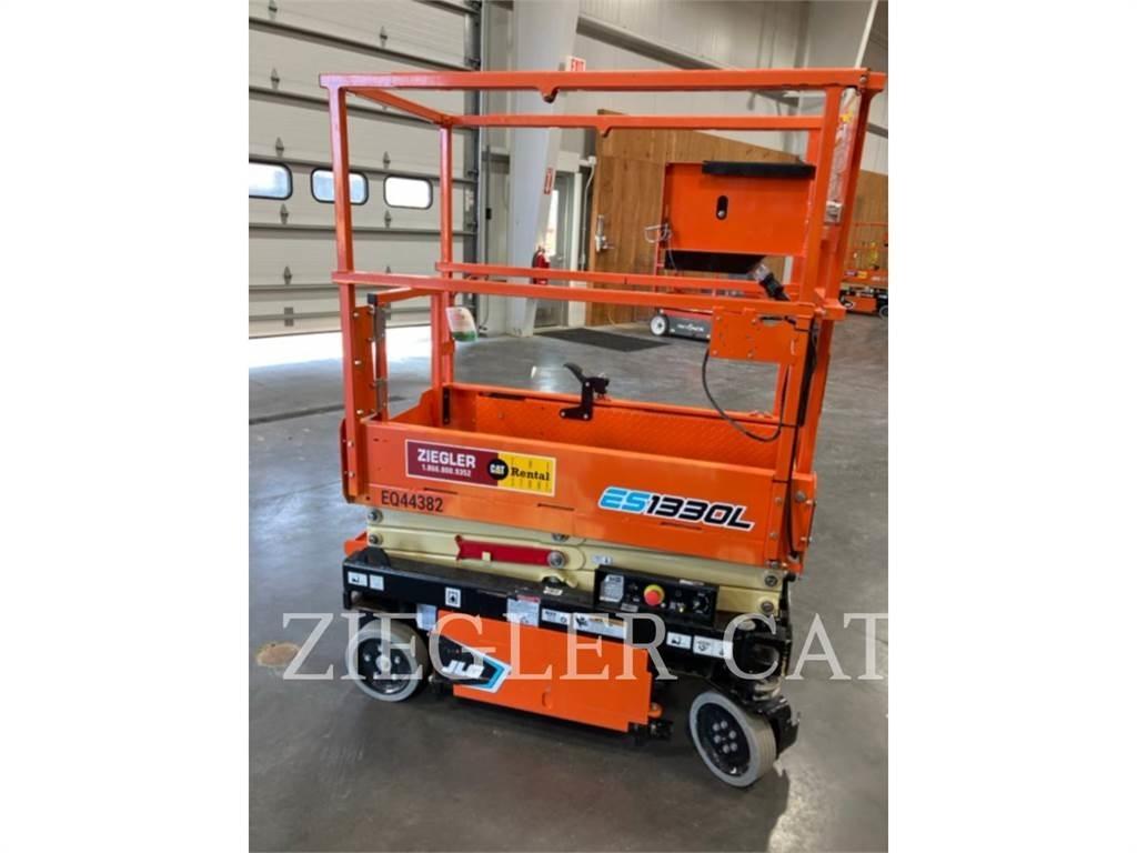 JLG ES1330L Ножничные подъемники
