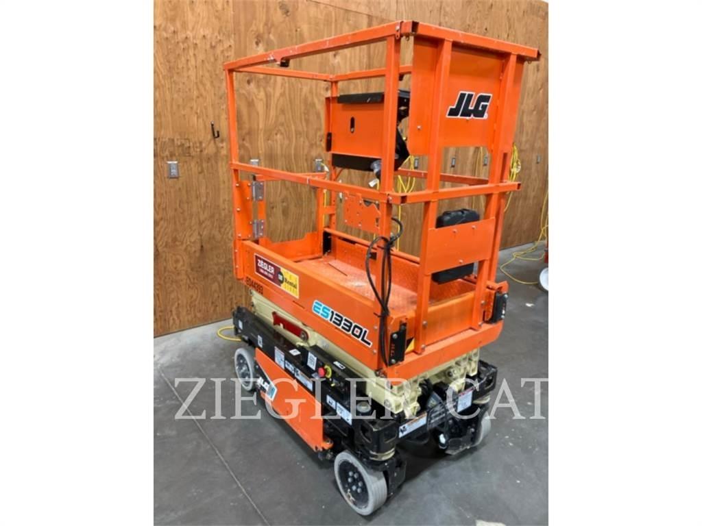 JLG ES1330L Ножничные подъемники