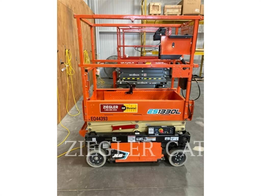 JLG ES1330L Ножничные подъемники