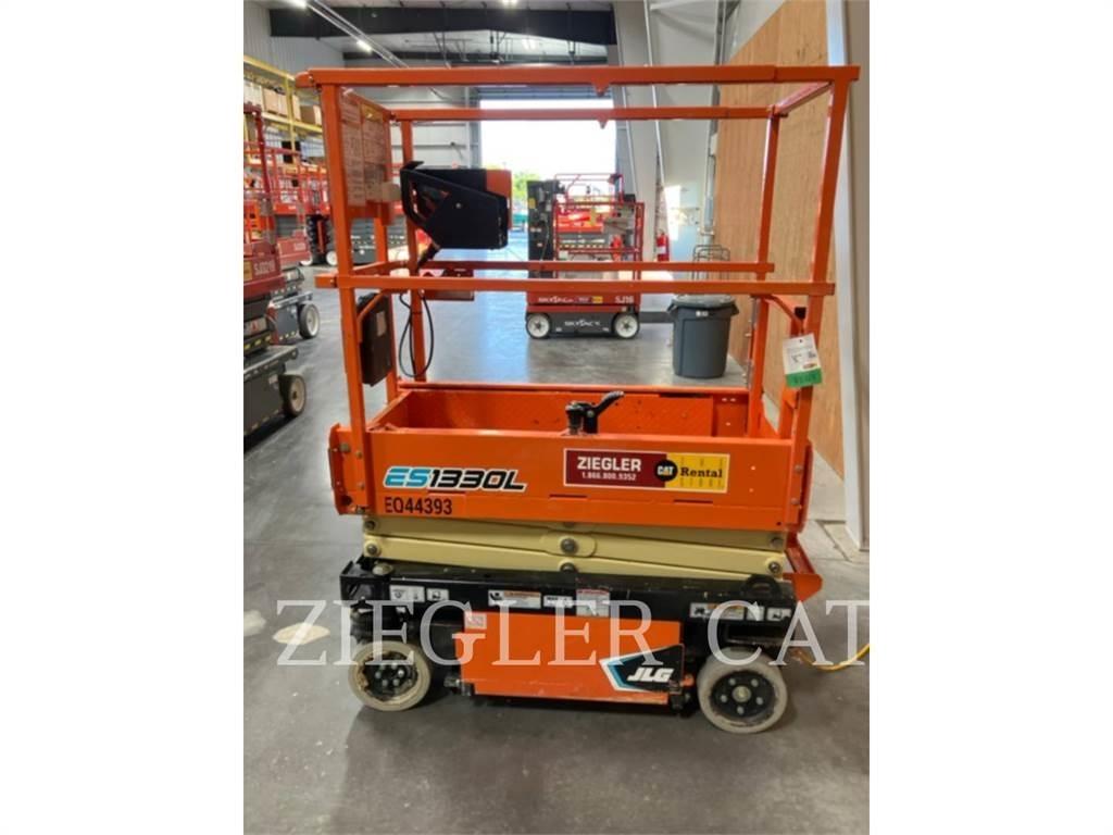 JLG ES1330L Ножничные подъемники