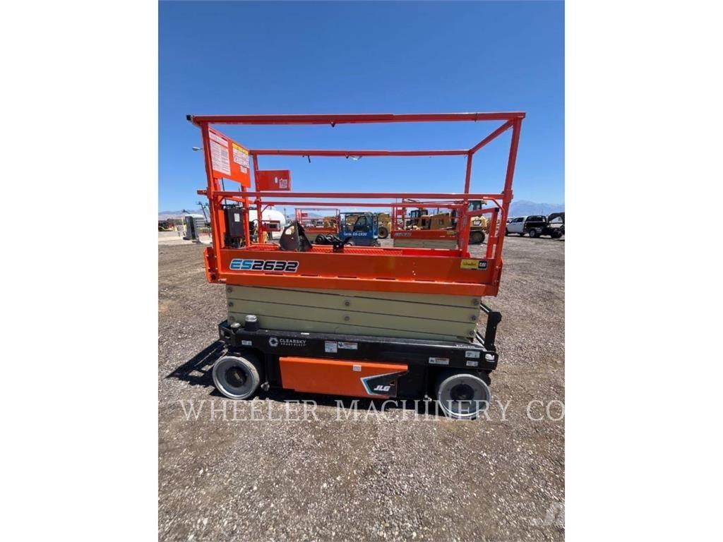 JLG ES2632 Ножничные подъемники