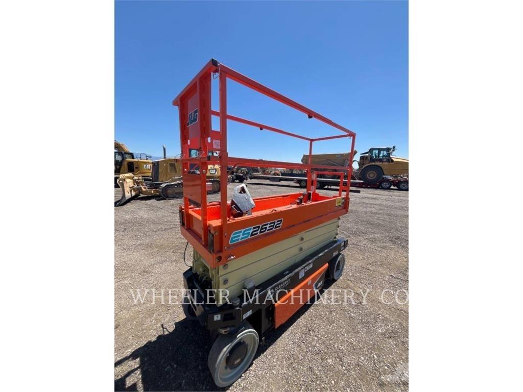 JLG ES2632 Ножничные подъемники