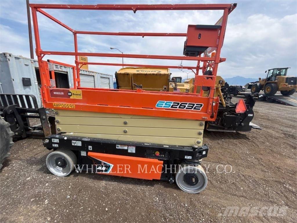 JLG ES2632 Ножничные подъемники