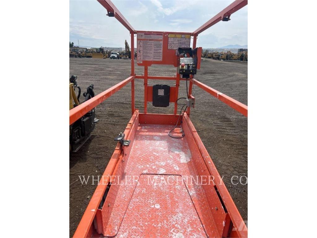 JLG ES2632 Ножничные подъемники