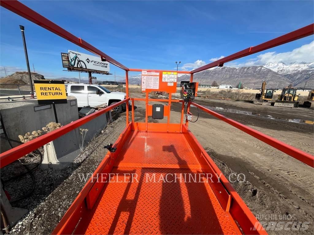 JLG ES2646 Ножничные подъемники
