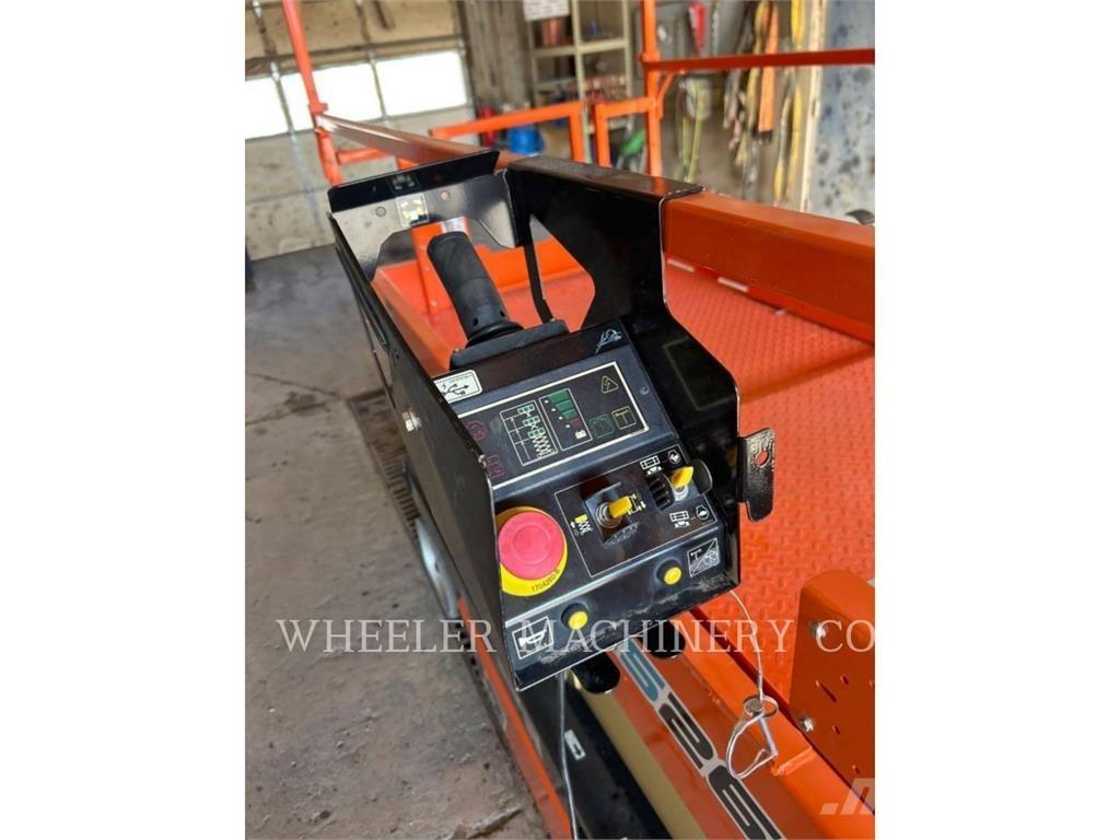 JLG ES2646 Ножничные подъемники
