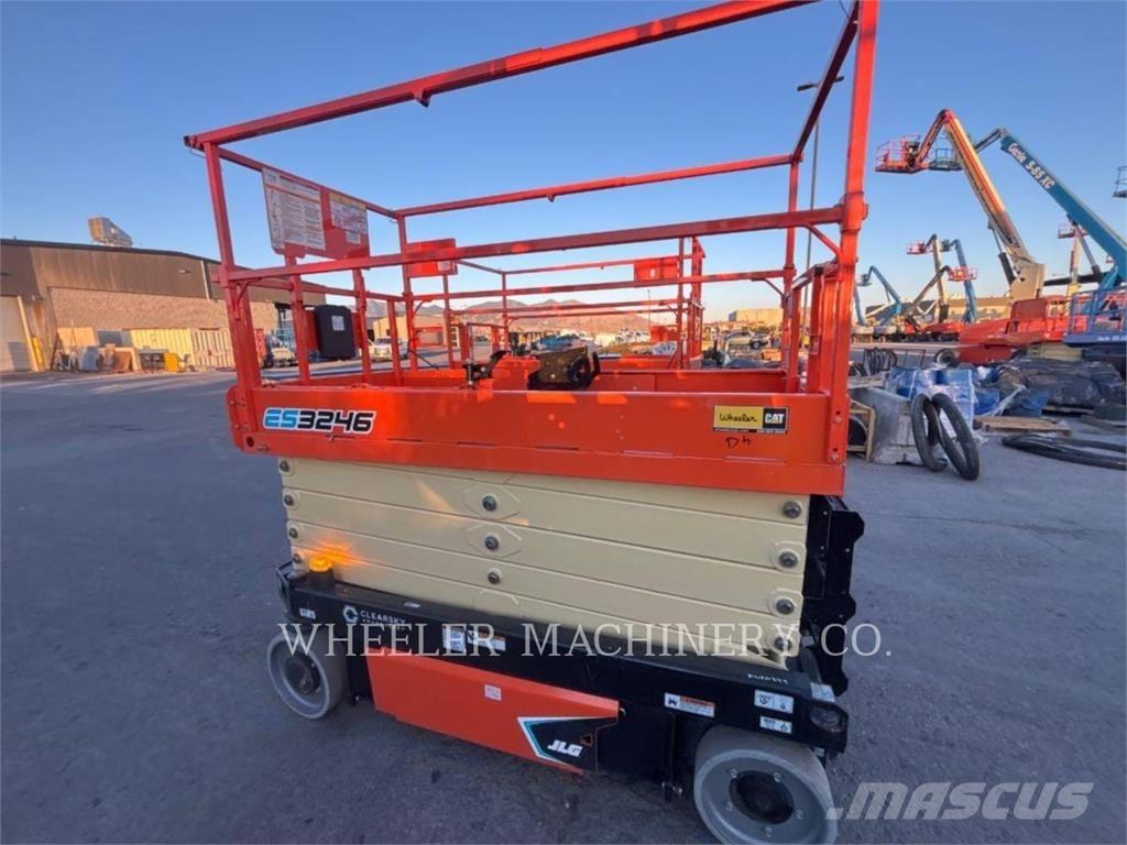 JLG ES3246 Ножничные подъемники
