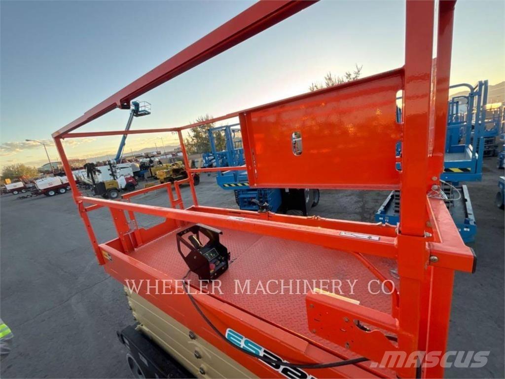 JLG ES3246 Ножничные подъемники
