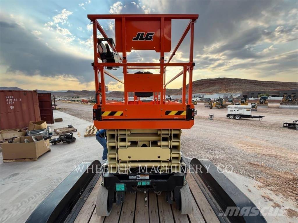 JLG ES3246 Ножничные подъемники