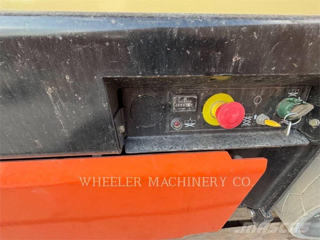 JLG ES3246 Ножничные подъемники