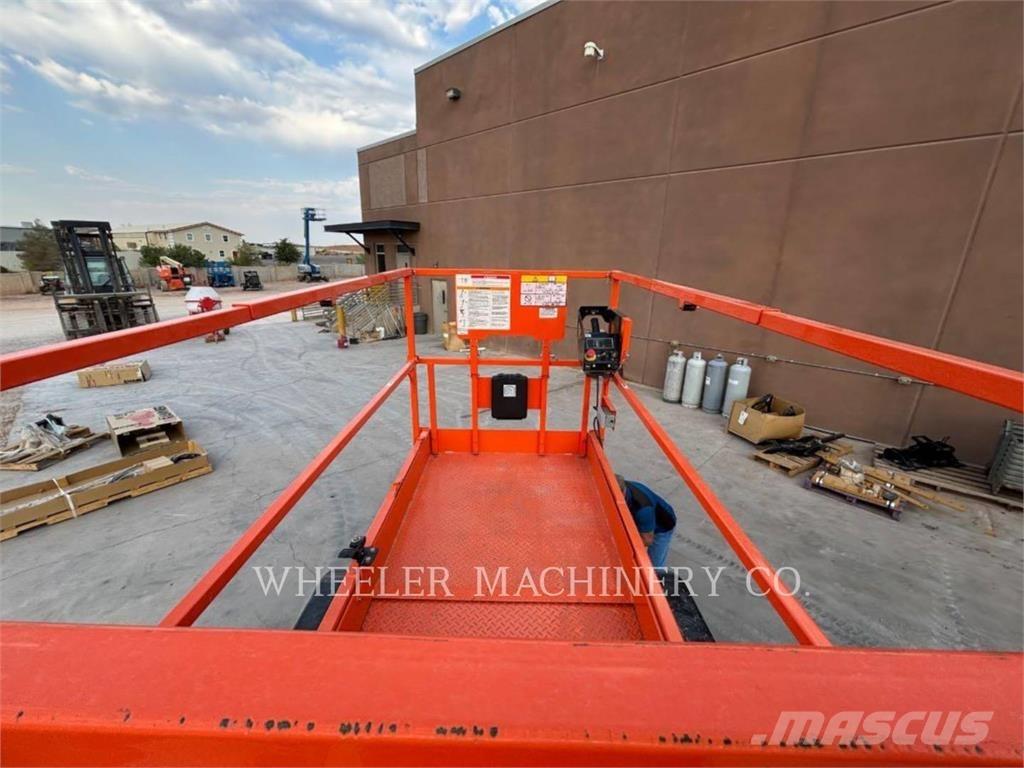 JLG ES3246 Ножничные подъемники