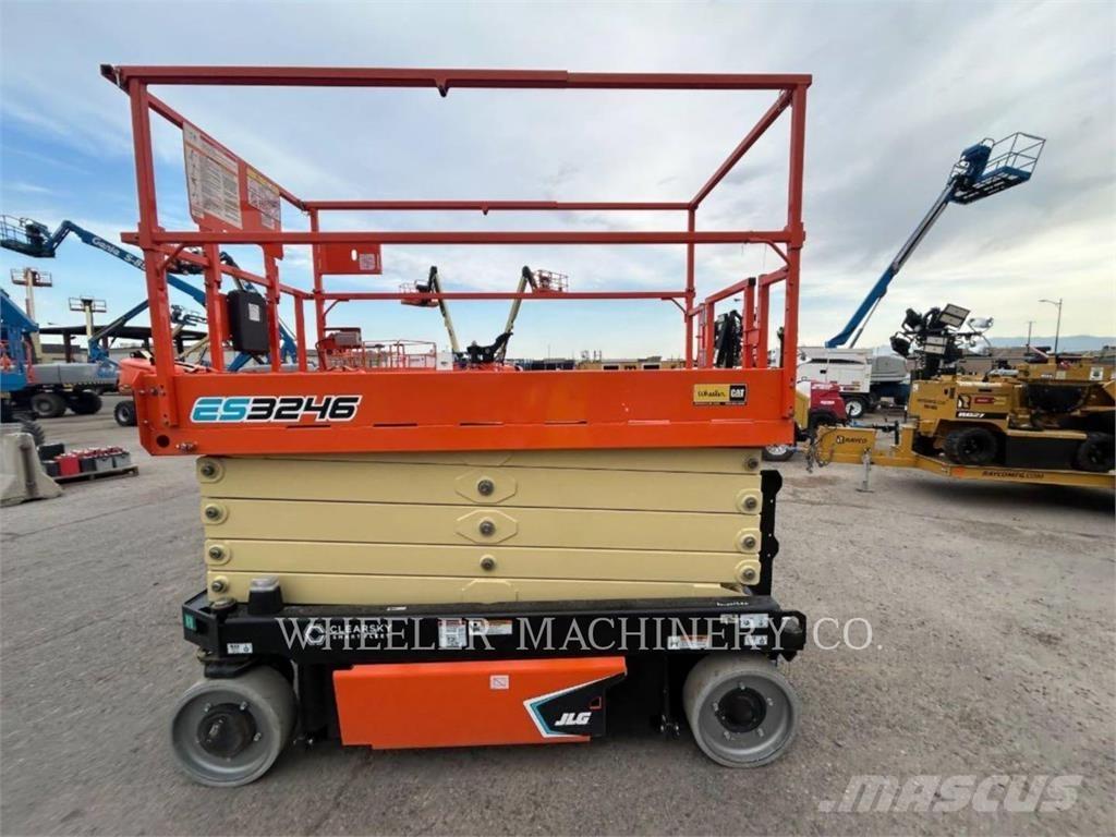 JLG ES3246 Ножничные подъемники