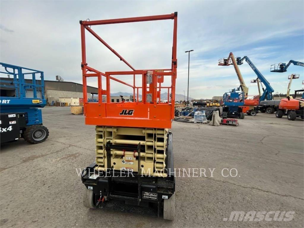 JLG ES3246 Ножничные подъемники