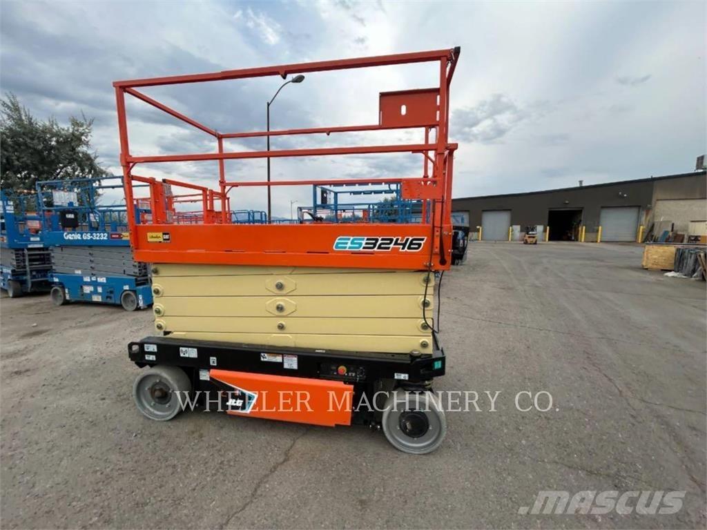 JLG ES3246 Ножничные подъемники
