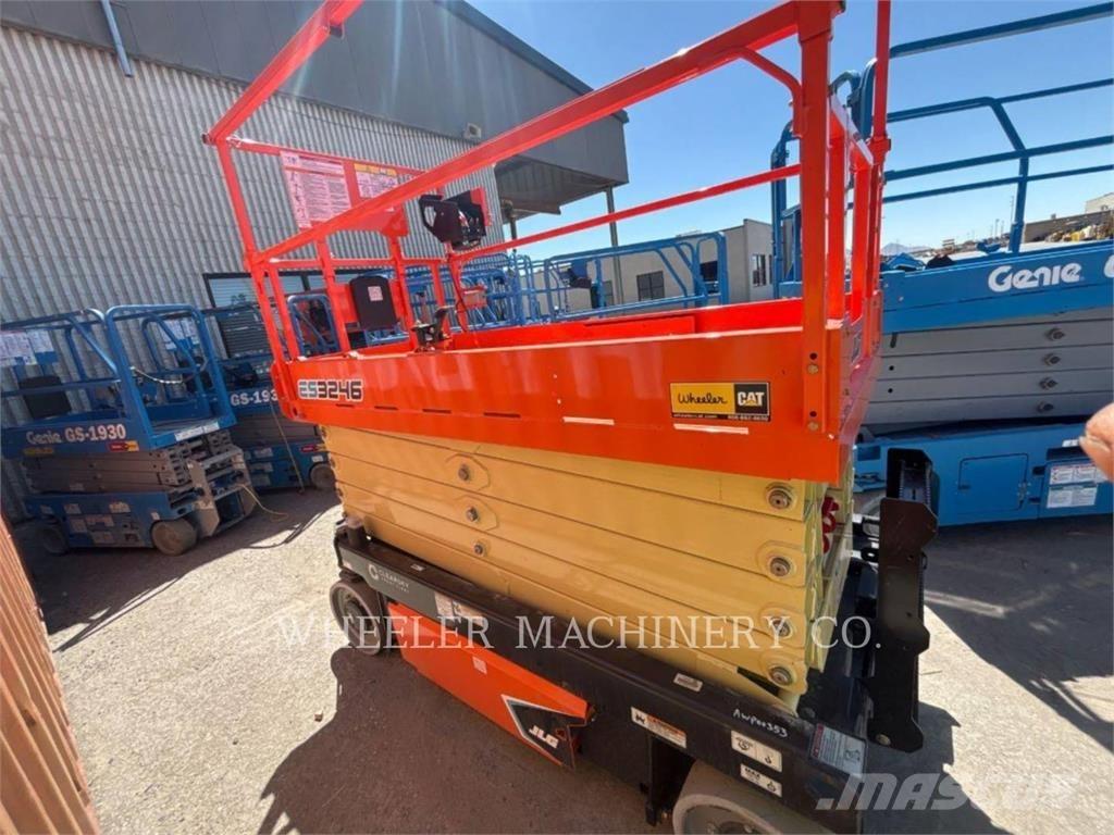 JLG ES3246 Ножничные подъемники