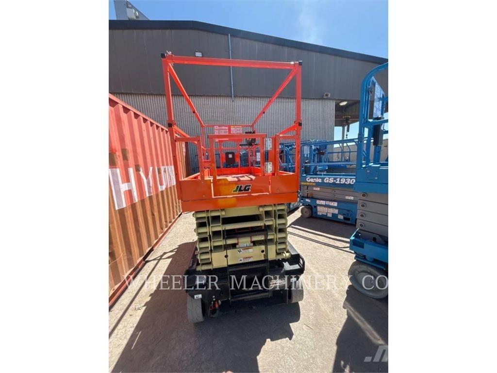 JLG ES3246 Ножничные подъемники