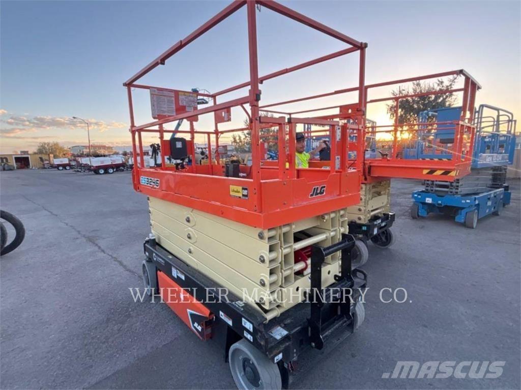 JLG ES3246 Ножничные подъемники