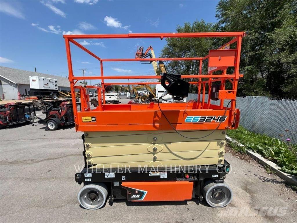 JLG ES3246 Ножничные подъемники