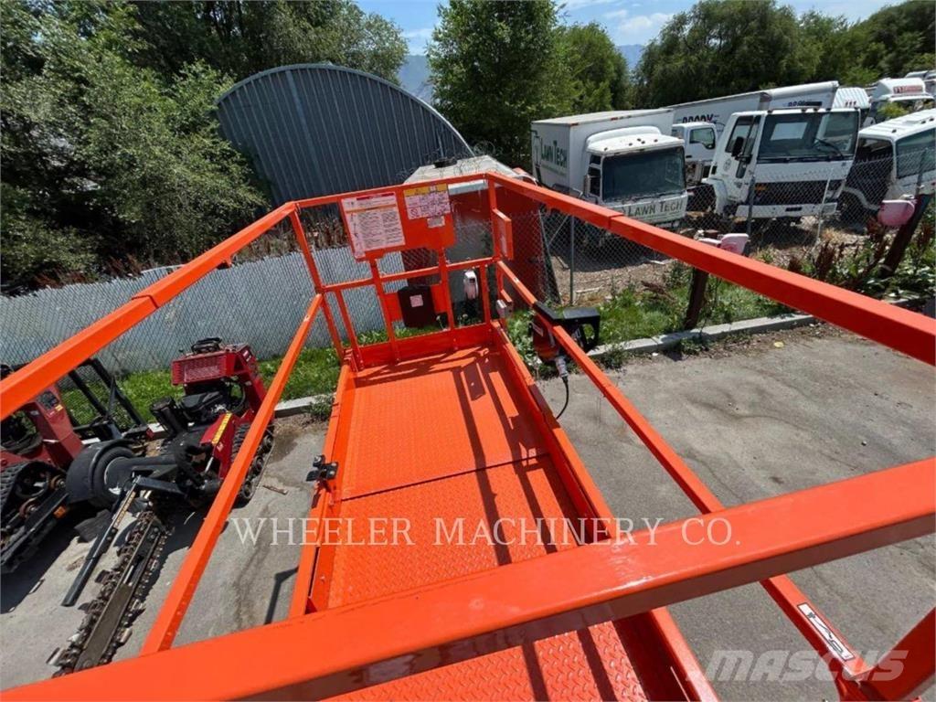 JLG ES3246 Ножничные подъемники