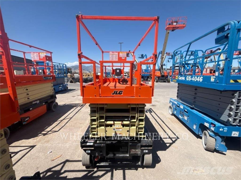 JLG ES3246 Ножничные подъемники