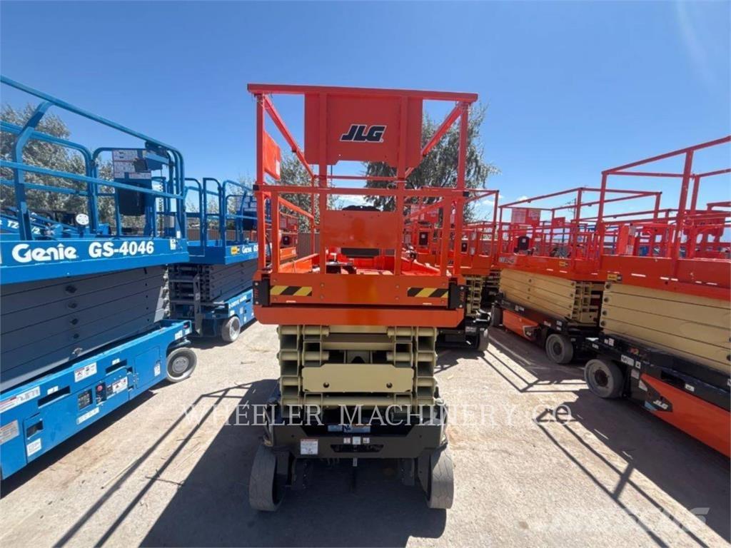 JLG ES3246 Ножничные подъемники