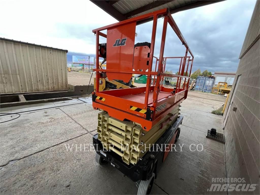 JLG R4045 Ножничные подъемники