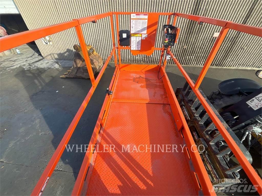 JLG R4045 Ножничные подъемники