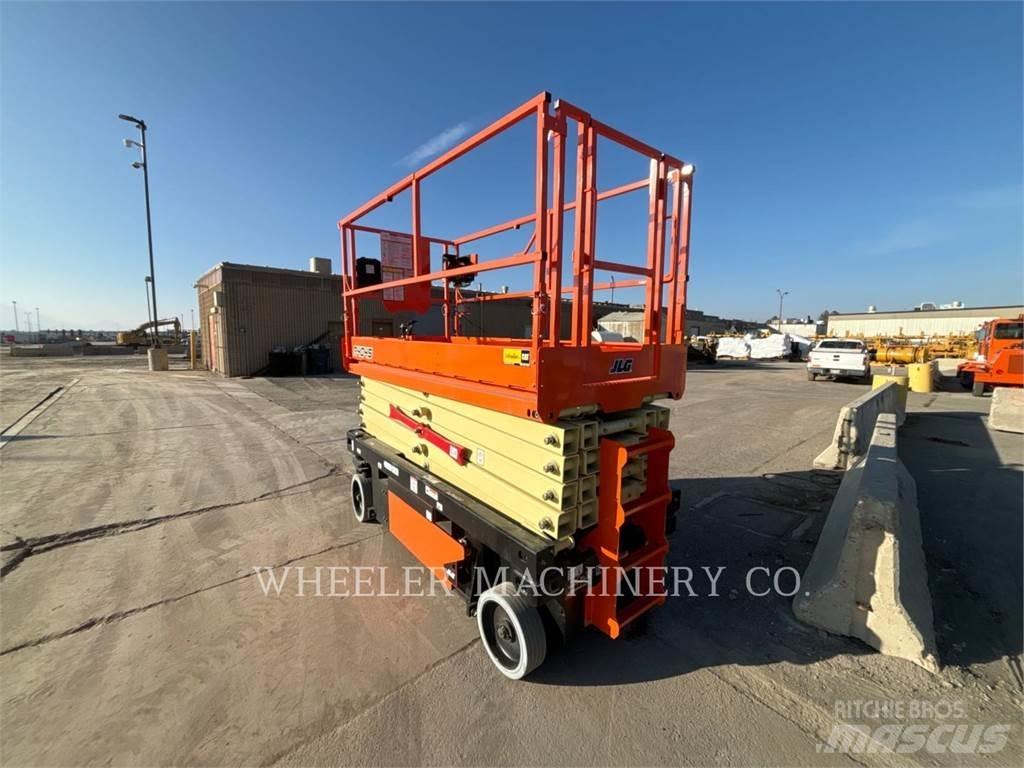 JLG R4045 Ножничные подъемники