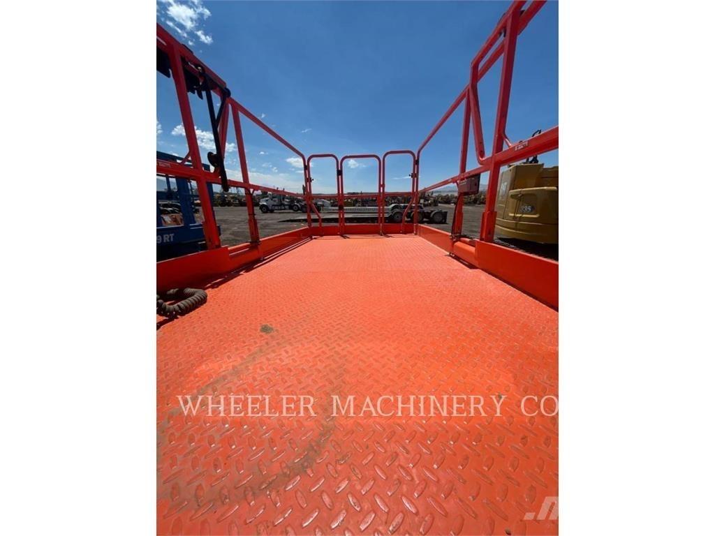 JLG RT3369 Ножничные подъемники