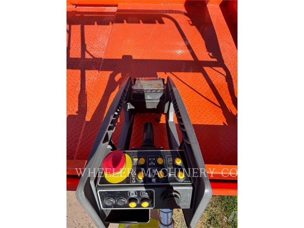 JLG RT3369 Ножничные подъемники