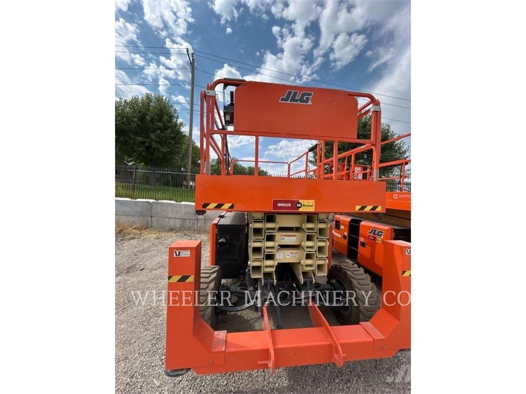 JLG RT4394 Ножничные подъемники