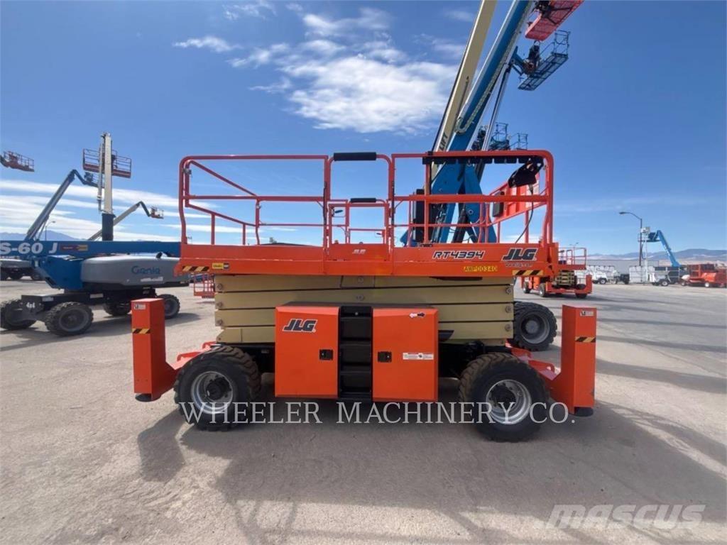 JLG RT4394 Ножничные подъемники