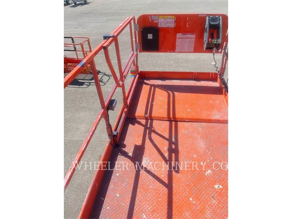 JLG RT4769 Ножничные подъемники