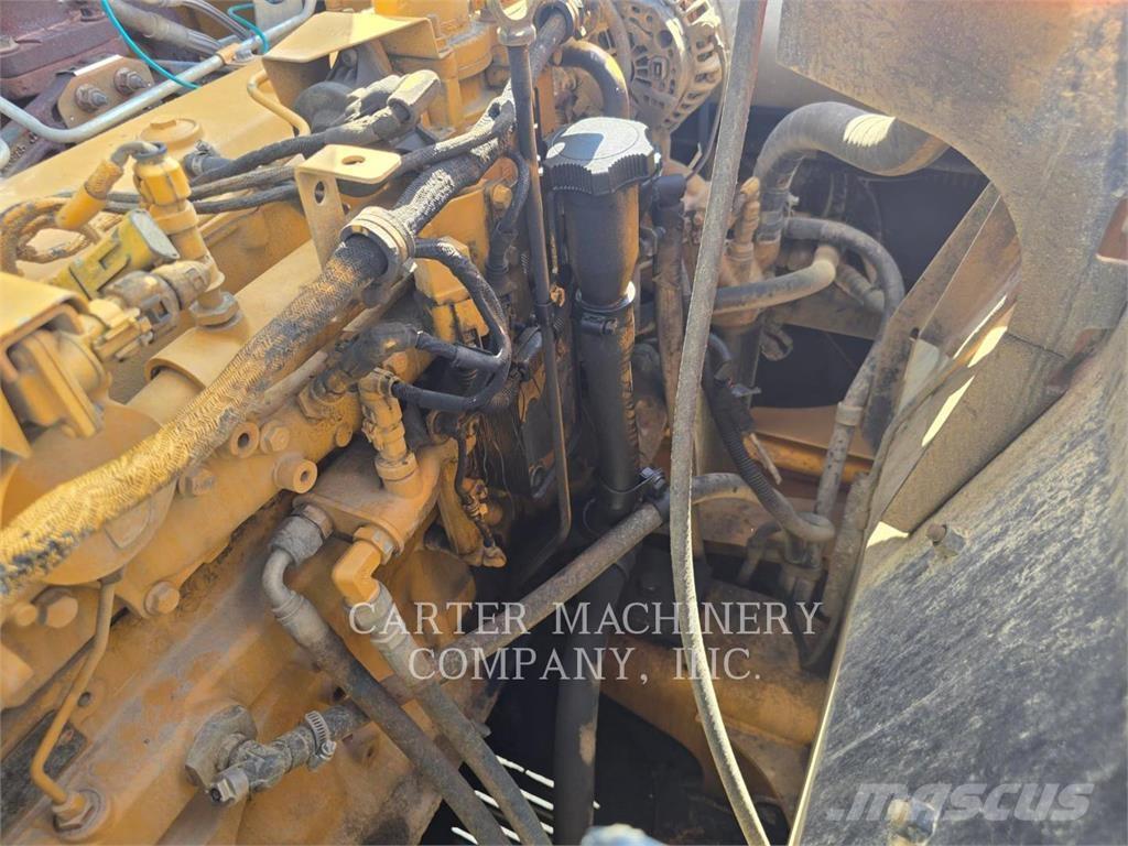 John Deere 210G Гусеничные экскаваторы