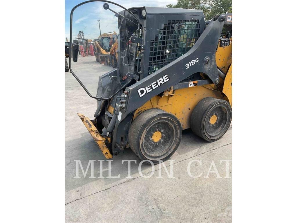 John Deere 318G Мини-погрузчики