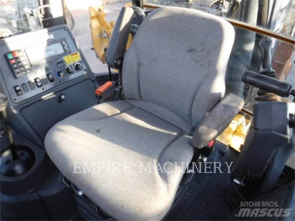 John Deere 410L Экскаваторы-погрузчики