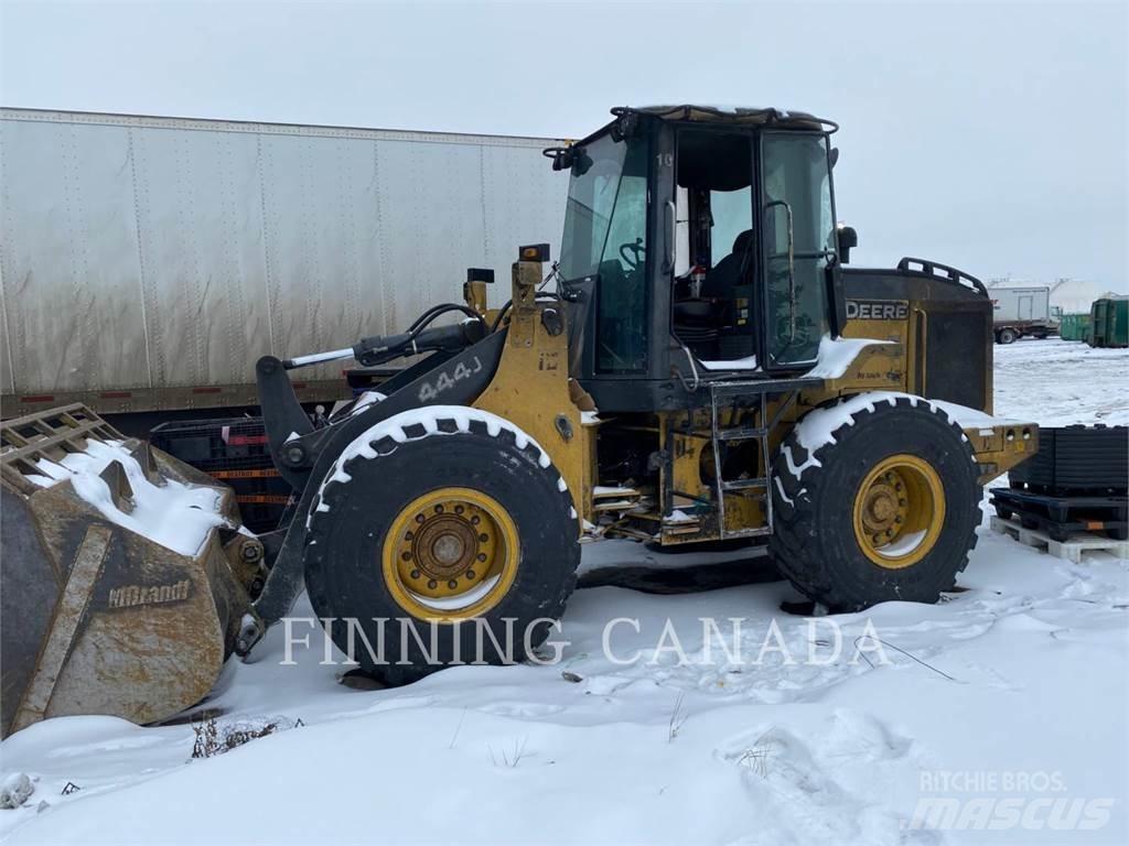 John Deere 444J Фронтальные погрузчики