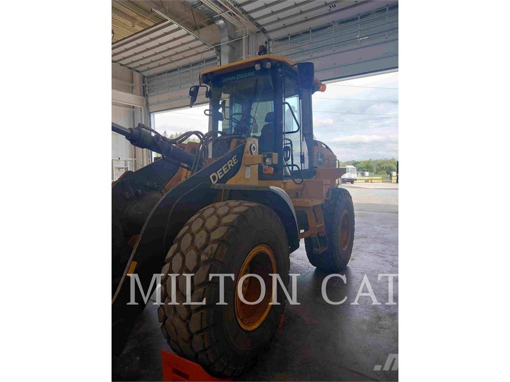 John Deere 524P Фронтальные погрузчики