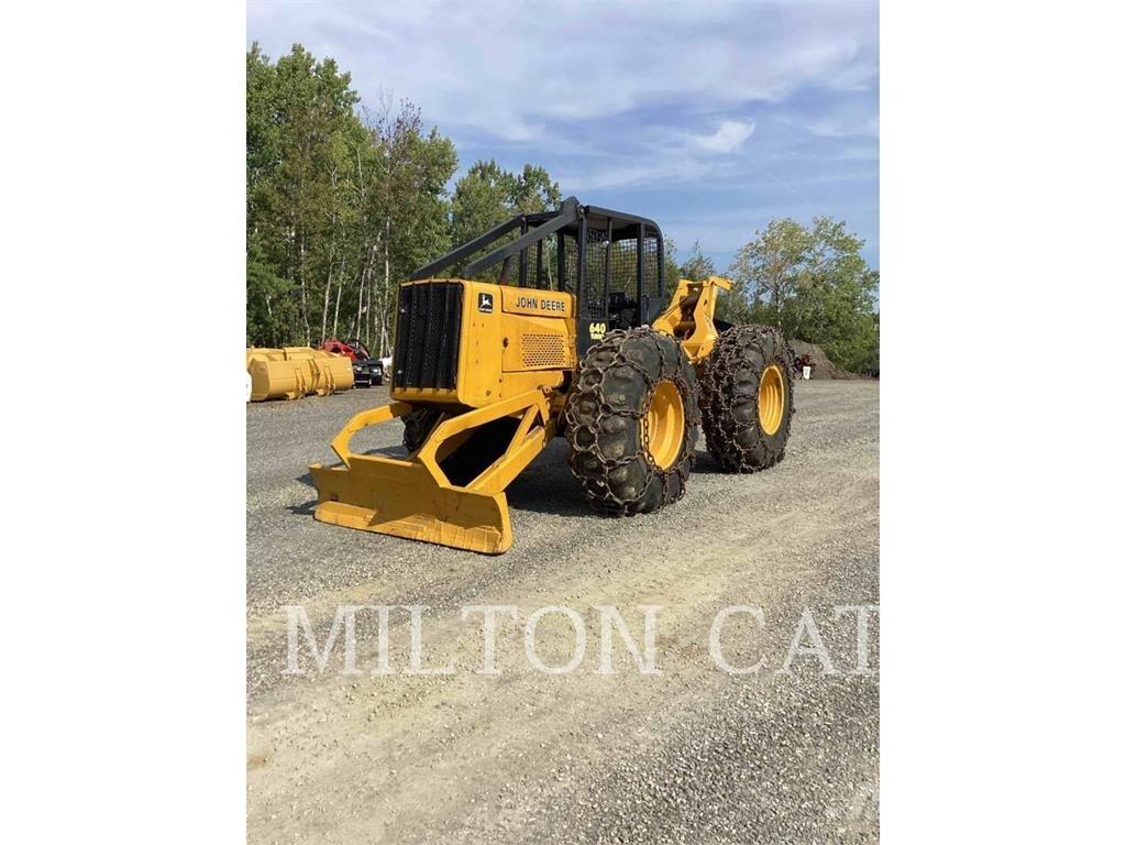 John Deere 640 Трелевочные трактора