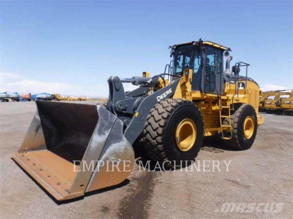John Deere 744L Фронтальные погрузчики