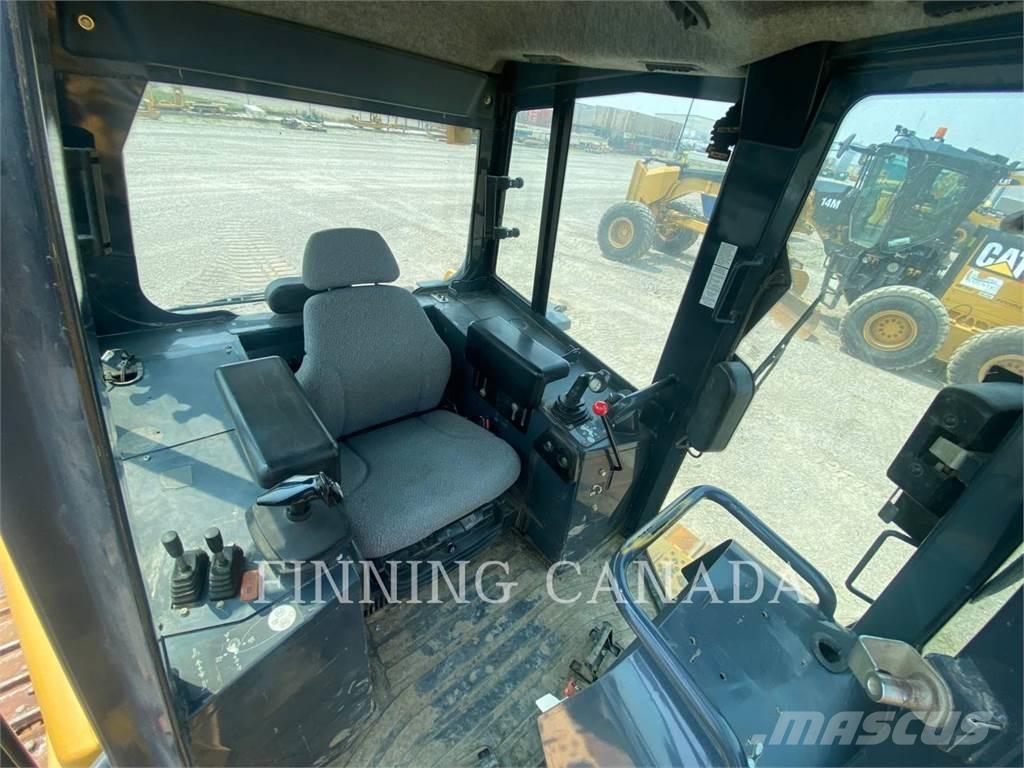 John Deere 750J Гусеничные бульдозеры