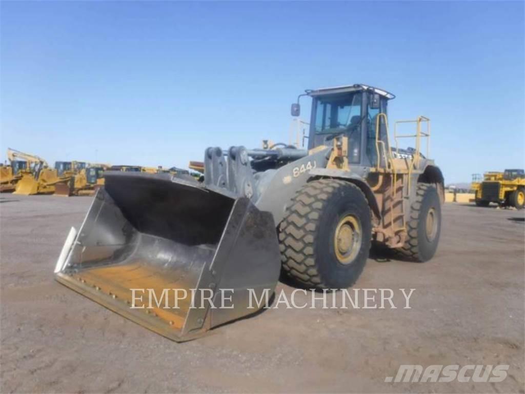 John Deere 844J Фронтальные погрузчики